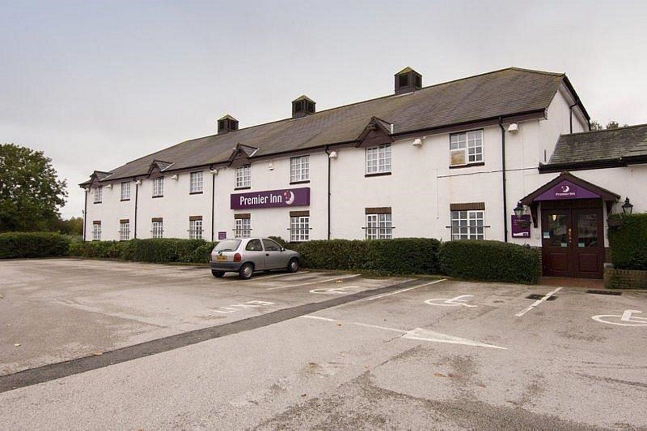 Premier Inn Premier Inn Wirral Greasby ภายนอก รูปภาพ