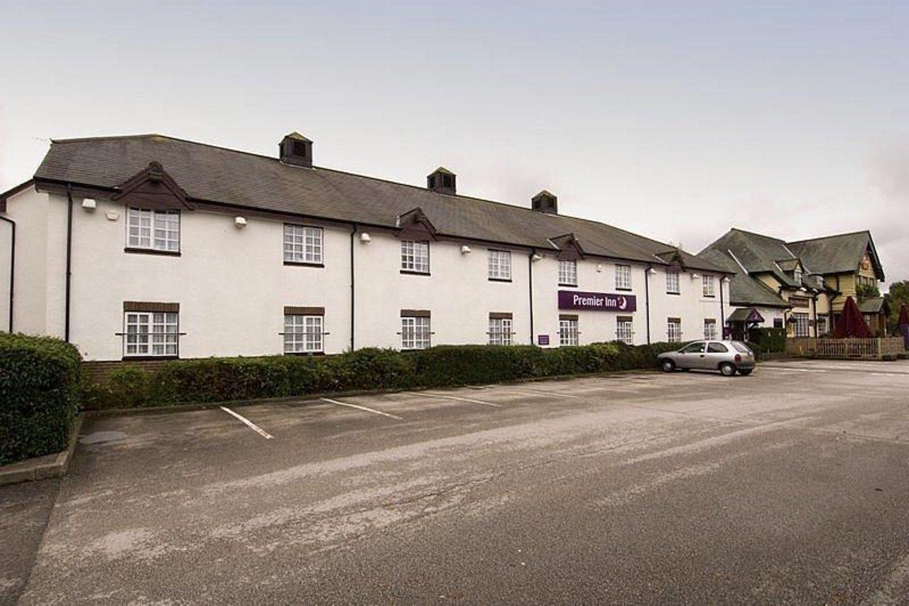 Premier Inn Premier Inn Wirral Greasby ภายนอก รูปภาพ